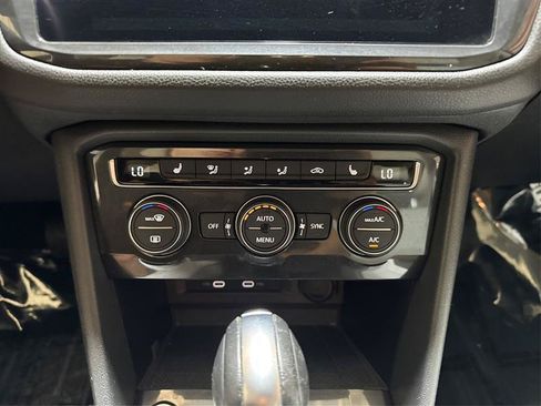 Used 2021 Volkswagen Tiguan SE AWD/4WD image 26