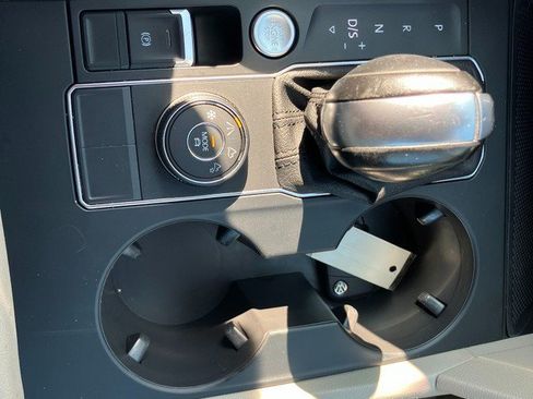 Used 2018 Volkswagen Atlas SE AWD/4WD image 19