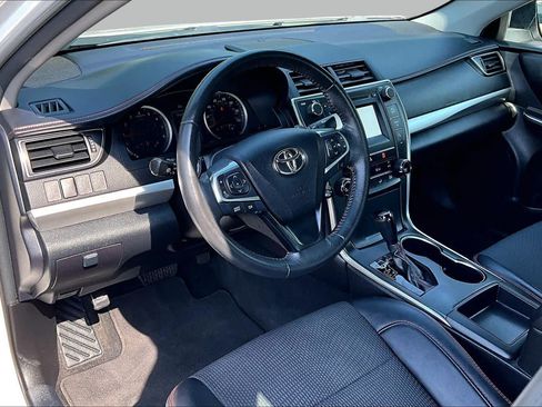 Certified 2017 Toyota Camry SE FWD image 16