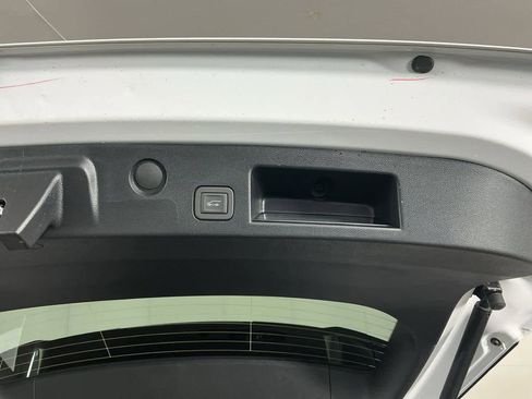 New 2026 Chevrolet Equinox LT w/ Convenience Package II image 11