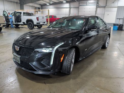 Used 2022 Cadillac CT4 V image 6