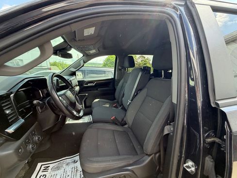 Used 2023 Chevrolet Silverado 1500 LT AWD/4WD image 9