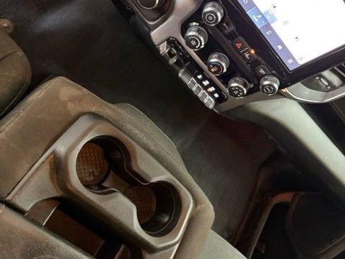 Used 2025 RAM 1500 Big Horn AWD/4WD image 24