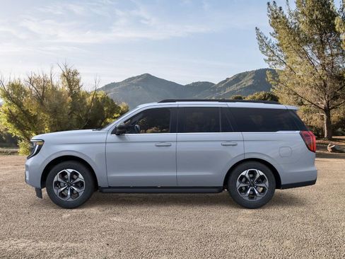 New 2026 Ford Expedition Active image 3