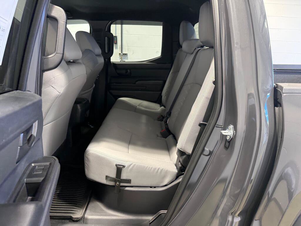 Certified 2025 Toyota Tacoma SR5 AWD/4WD image 17