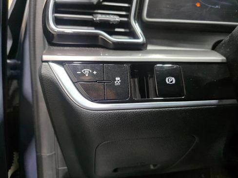 Used 2023 Kia Sportage EX AWD/4WD image 18