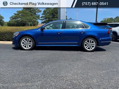 Used 2017 Volkswagen Passat 1.8T SEL Premium FWD image 4