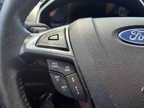 Used 2018 Ford Edge Titanium w/ Ford Safe & Smart Package AWD/4WD image 16