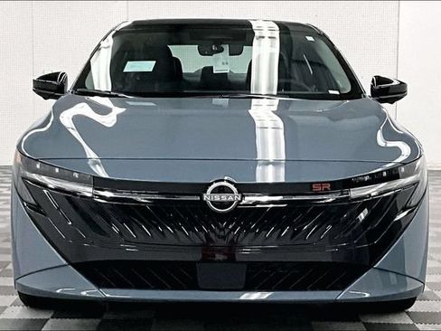 New 2026 Nissan Sentra SR w/ SR Premium Package FWD image 17