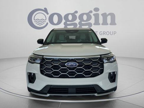 New 2026 Ford Explorer Platinum w/ LUX Leather Package AWD/4WD image 8