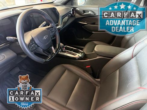 Used 2025 Chevrolet Trax RS w/ Sunroof Package FWD image 9