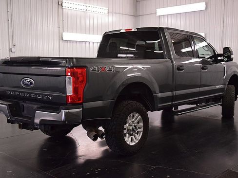 Used 2019 Ford F250 XLT image 8