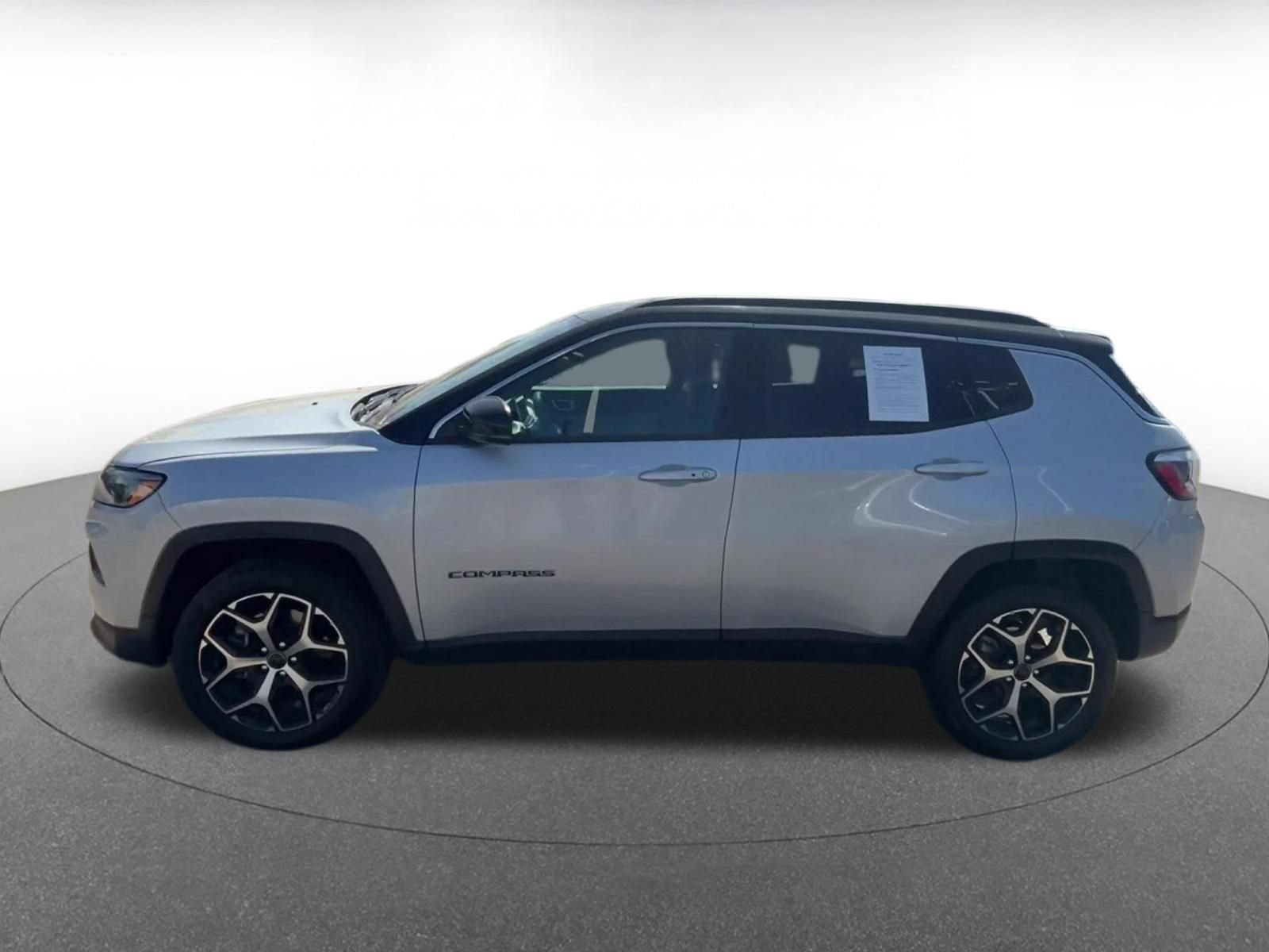 Used 2025 Jeep Compass Limited AWD/4WD image 8