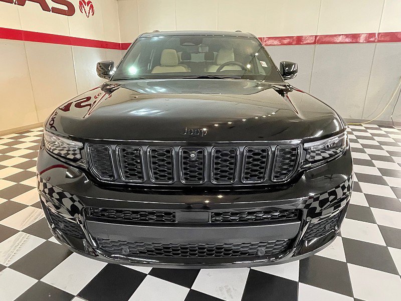 Used 2025 Jeep Grand Cherokee L Limited w/ Luxury Tech Group II AWD/4WD image 2