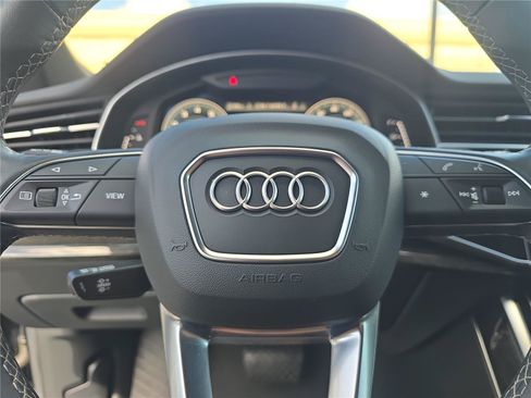 Used 2022 Audi Q8 Premium AWD/4WD image 21