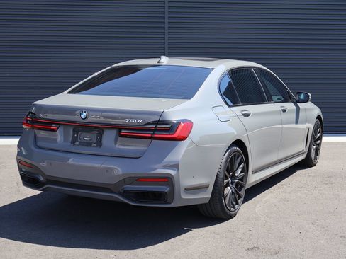 Used 2022 BMW 750i xDrive w/ Autobahn Package AWD/4WD image 5