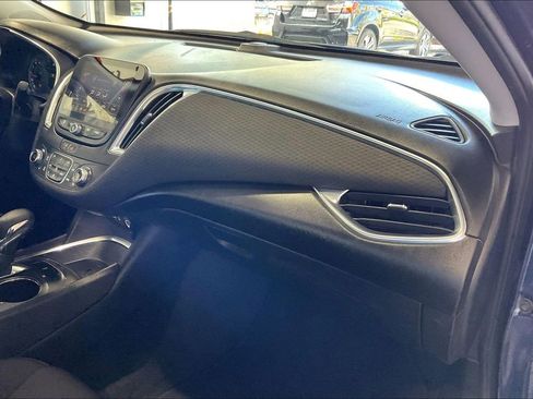 Used 2021 Chevrolet Malibu LT image 23
