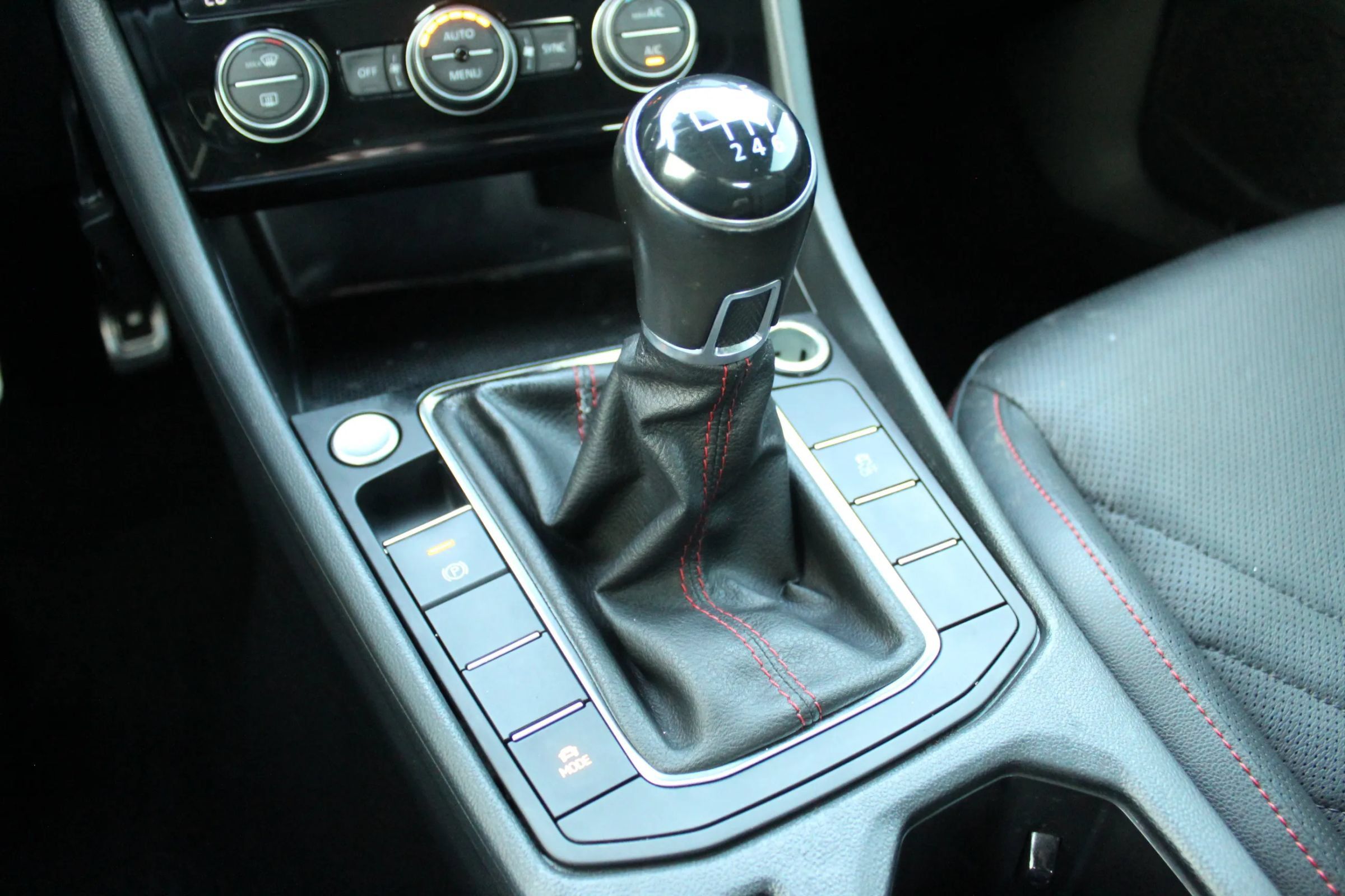 Used 2019 Volkswagen Jetta GLI Autobahn FWD image 17