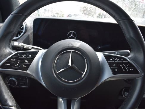 Used 2025 Mercedes-Benz GLA 250 image 15