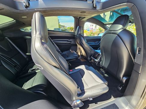 Used 2022 Tesla Model X Plaid image 35