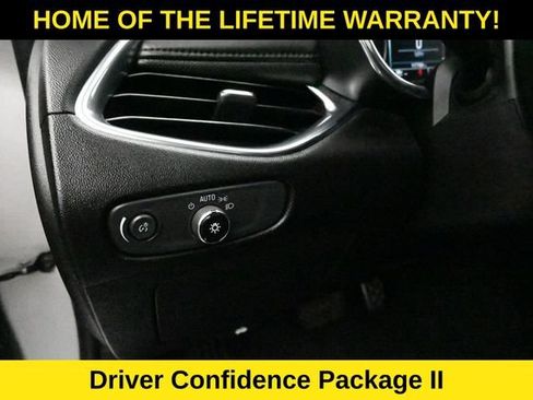 Used 2016 Chevrolet Malibu Premier w/ Driver Confidence Package II FWD image 16