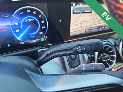 Used 2024 Mercedes-Benz EQB 250+ image 21