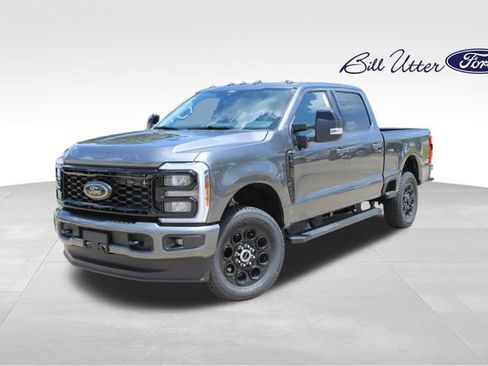 New 2026 Ford F250 Lariat w/ Black Appearance Package AWD/4WD image 1