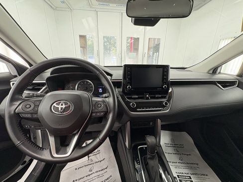 Used 2022 Toyota Corolla Cross LE image 7