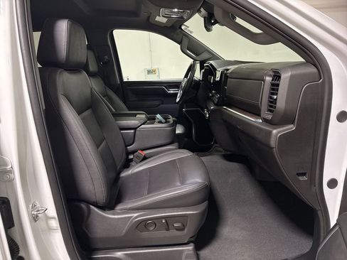 Used 2025 GMC Sierra 1500 SLT AWD/4WD image 22