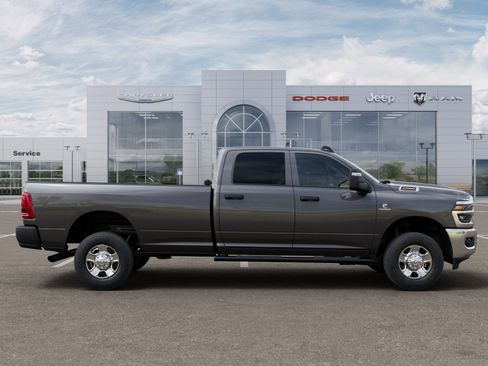 New 2025 RAM 2500 Tradesman image 40
