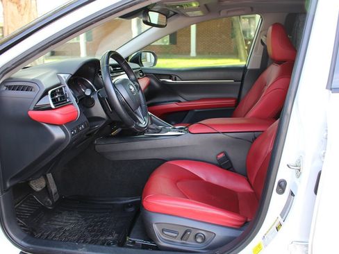 Used 2020 Toyota Camry XSE w/ Blackout Package image 9