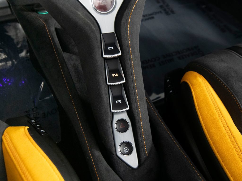 Used 2024 McLaren 750S Spider RWD image 29