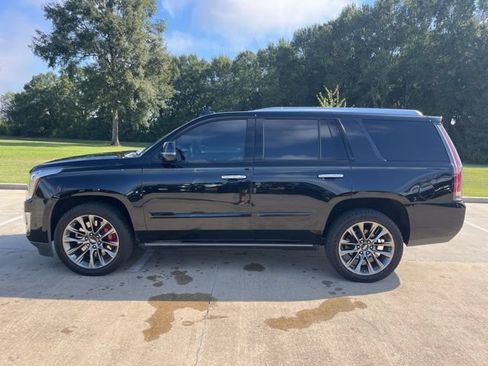 Used 2020 Cadillac Escalade Platinum AWD/4WD image 3