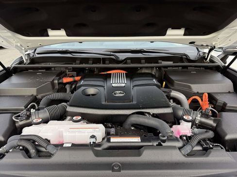 Used 2025 Lexus LX 700h Overtrail image 32