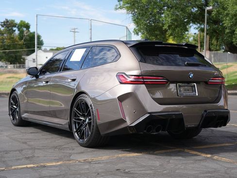 Used 2026 BMW M5 Touring AWD/4WD image 3