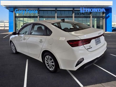 Used 2023 Kia Forte LX FWD image 3