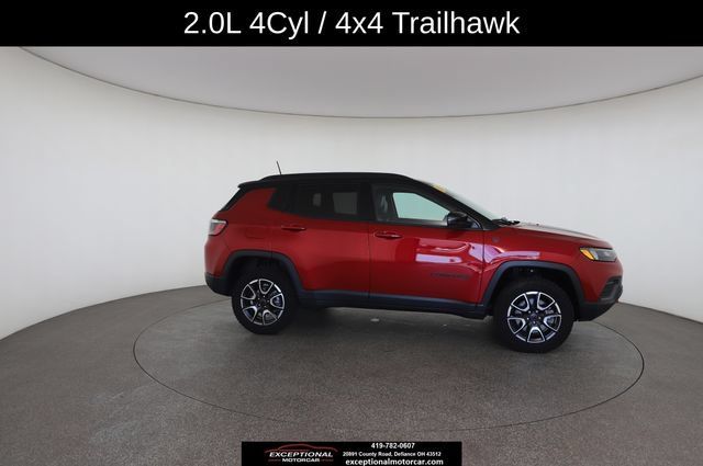 Used 2025 Jeep Compass Trailhawk AWD/4WD image 24