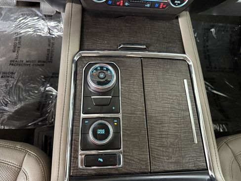 Used 2019 Ford Expedition Limited image 20