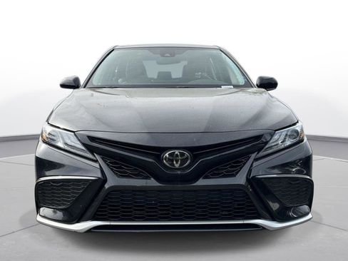Used 2023 Toyota Camry XSE image 3
