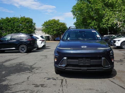 Used 2024 Hyundai Kona SEL w/ Convenience Package AWD/4WD image 2