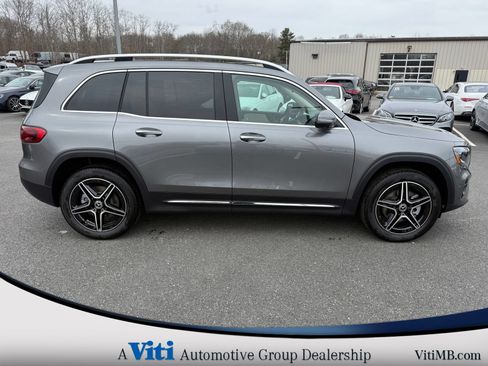 Used 2026 Mercedes-Benz GLB 250 4MATIC image 9