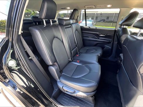 Used 2024 Toyota Grand Highlander AWD image 31