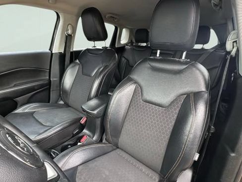 Used 2019 Jeep Compass Latitude AWD/4WD image 13