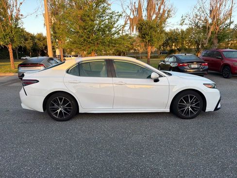 Used 2023 Toyota Camry SE w/ Convenience Package image 6
