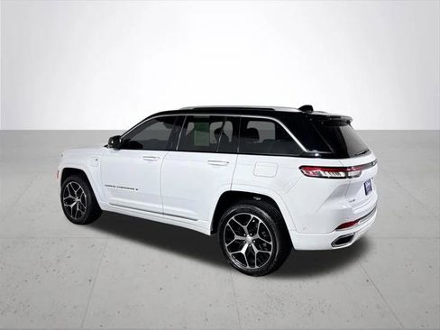 Certified 2022 Jeep Grand Cherokee Summit AWD/4WD image 9