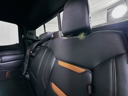 Certified 2021 GMC Sierra 1500 AT4 w/ AT4 Preferred Package image 27