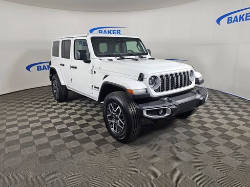 Used 2025 Jeep Wrangler Unlimited Sahara AWD/4WD image 1