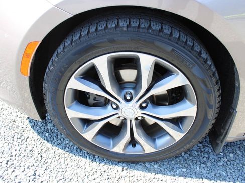 Used 2017 Chrysler Pacifica Limited FWD image 29