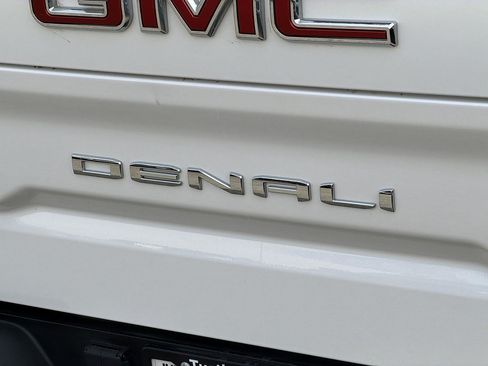 Used 2024 GMC Sierra 1500 Denali w/ Technology Package AWD/4WD image 31