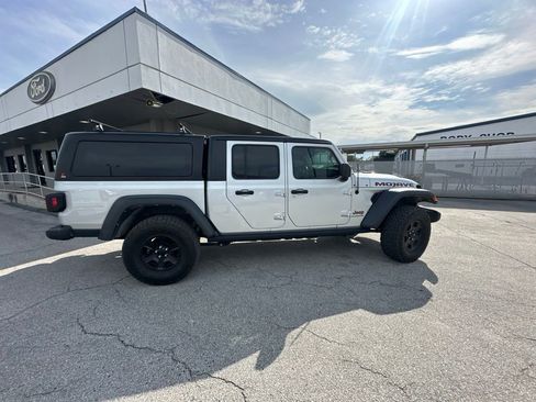 Used 2022 Jeep Gladiator Mojave AWD/4WD image 13